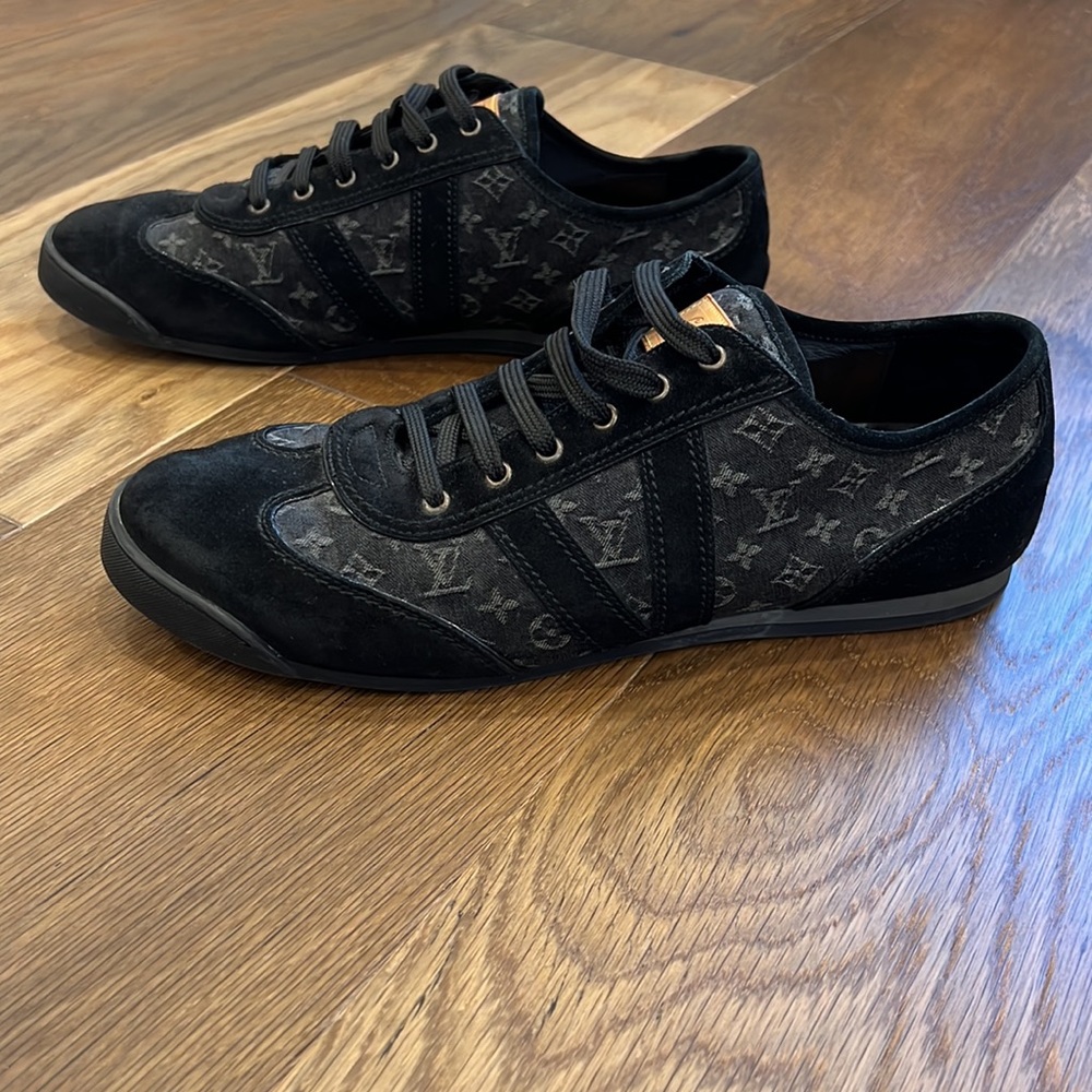 Men’s Louis Vuitton Black Sneakers - Picture 1 of 13